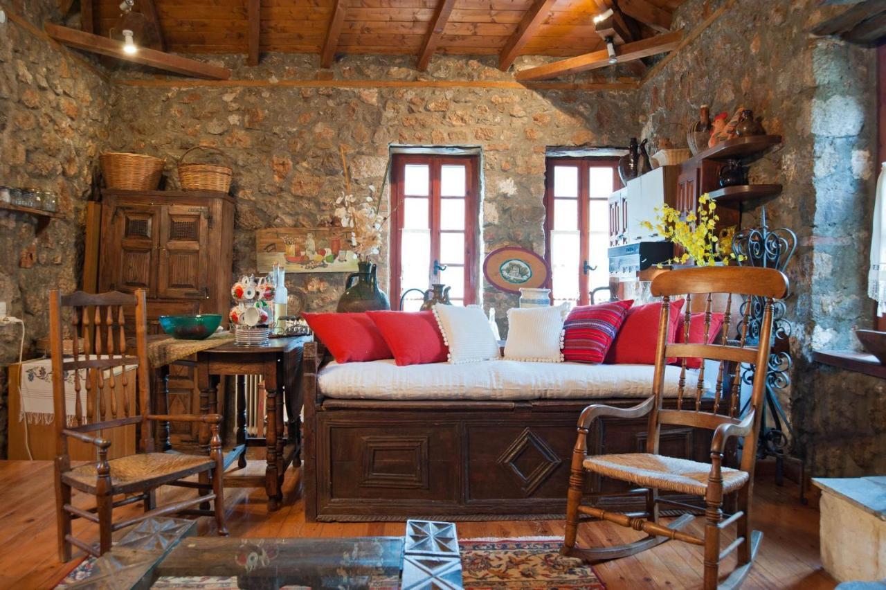 Villa Mariolata Stone House Lílaia Exterior foto