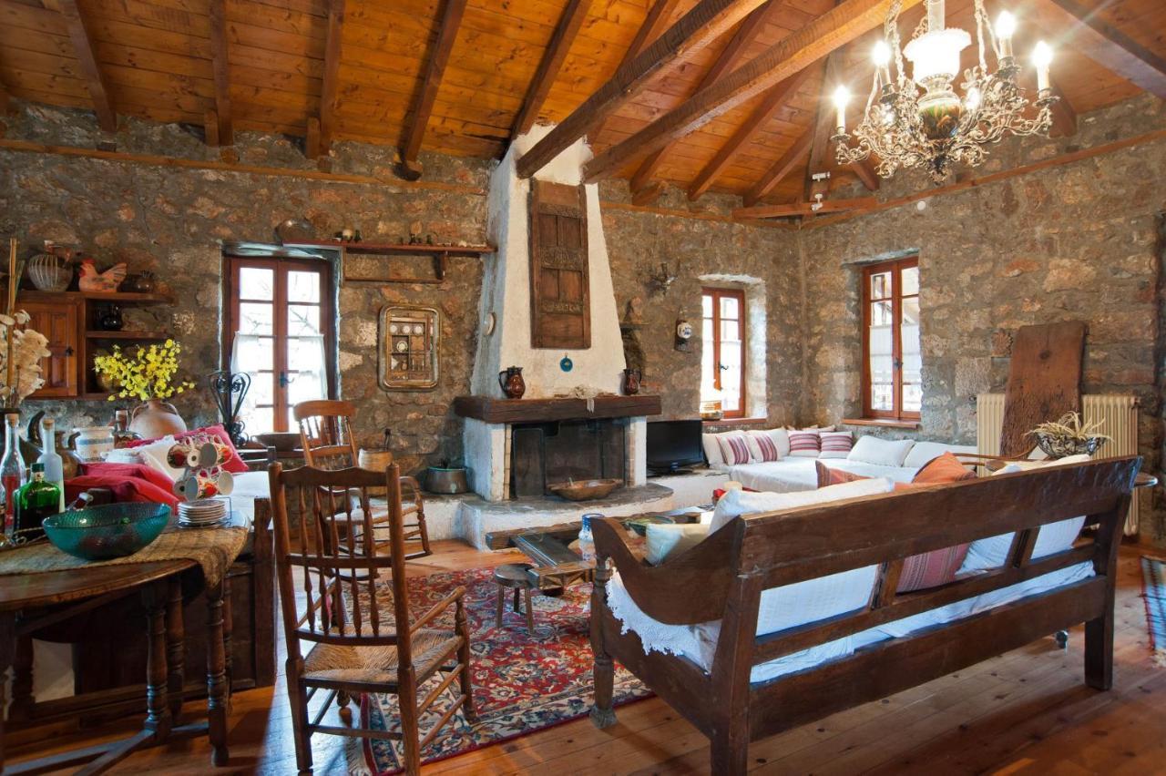Villa Mariolata Stone House Lílaia Exterior foto