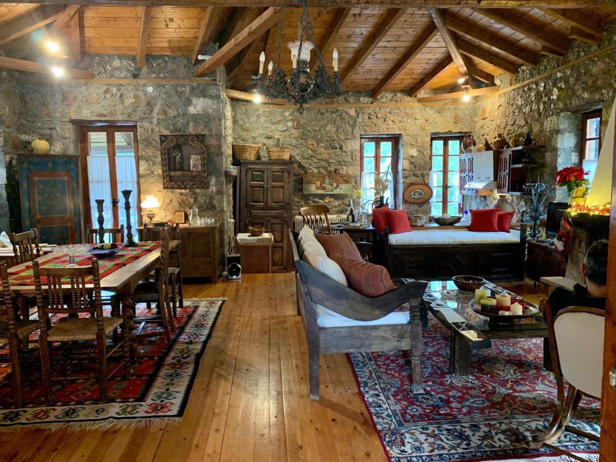 Villa Mariolata Stone House Lílaia Exterior foto